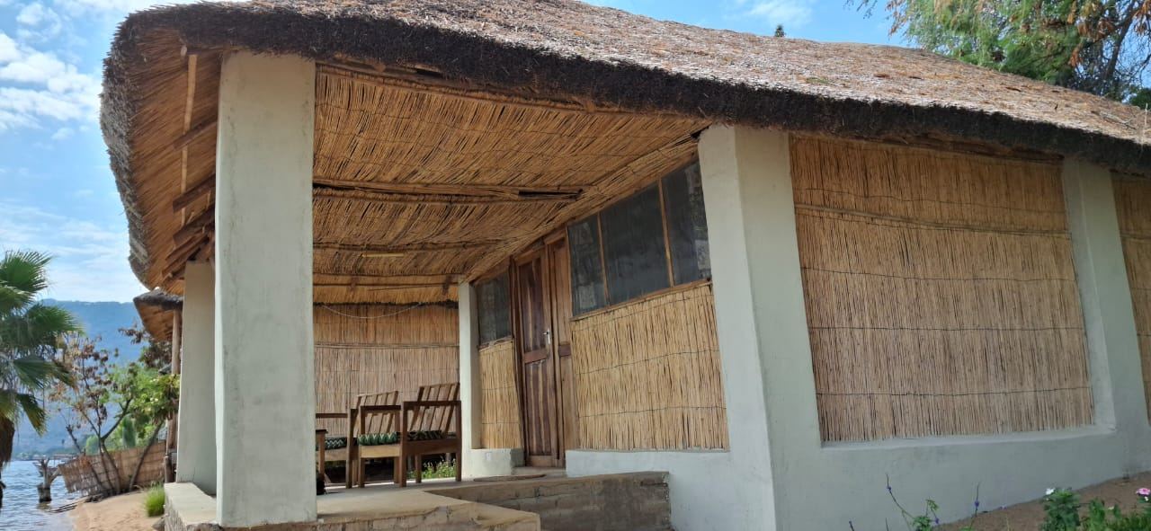 Covered veranda of the Lake View Room (Ngoni) beside Lake Malawi at Anake Lodge, Cape Maclear – photo 11 of 14