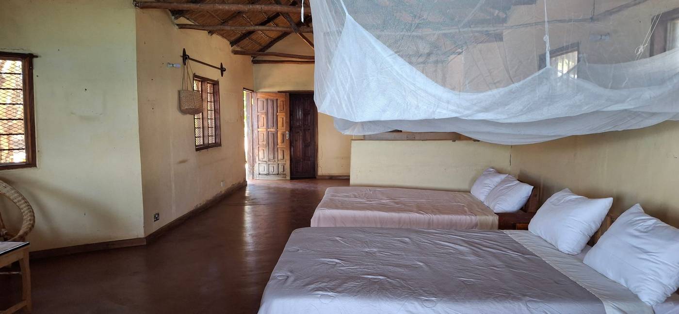 Family Room (Lhomwe) at Anake Lodge, Cape Maclear – photo 1 of 5