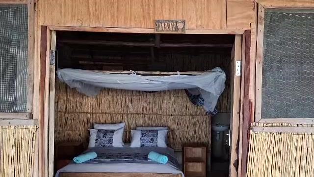 Standard Room: Tumbuka room seen from the doorway, Anake Lodge, Cape Maclear – photo 9 of 12